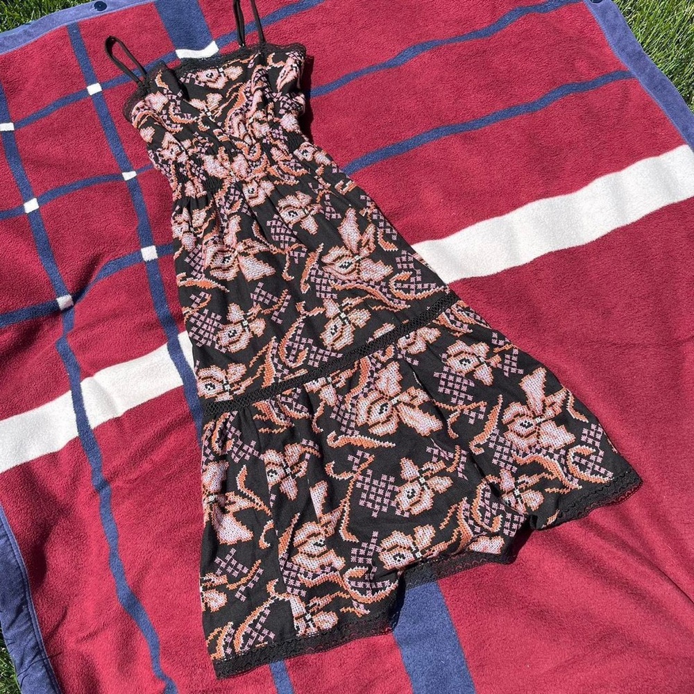 SOLD OUT Anthropologie Embroidered Maxi Dress black pink embroidered S